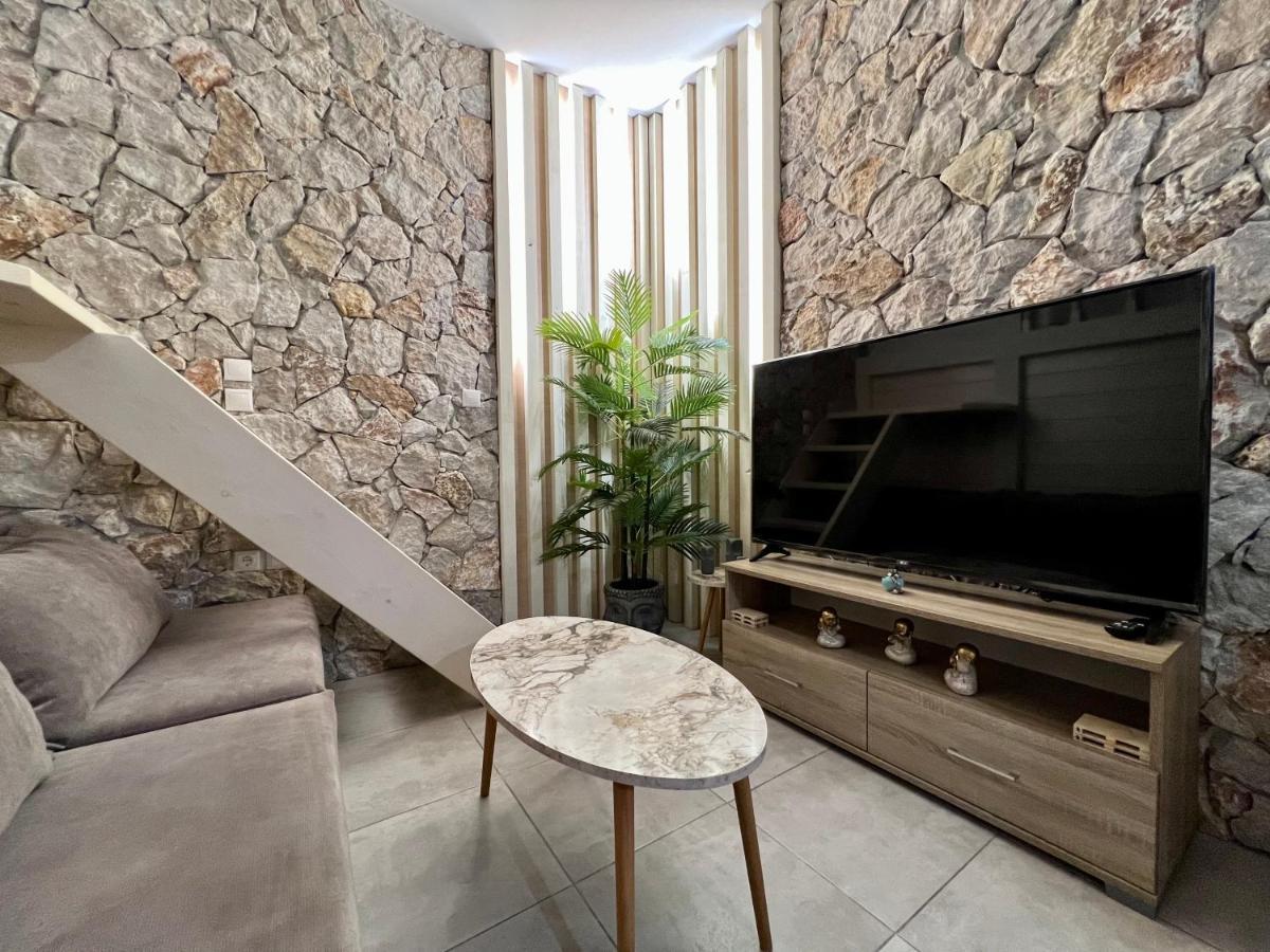 Casa Sym Φαληράκι